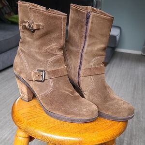 La CANADIENNE Tan Suede Ankle Boots, Size 10